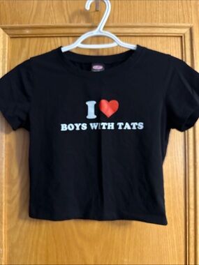 I Heart Boys With Tats Graphic Crop Tee - Black